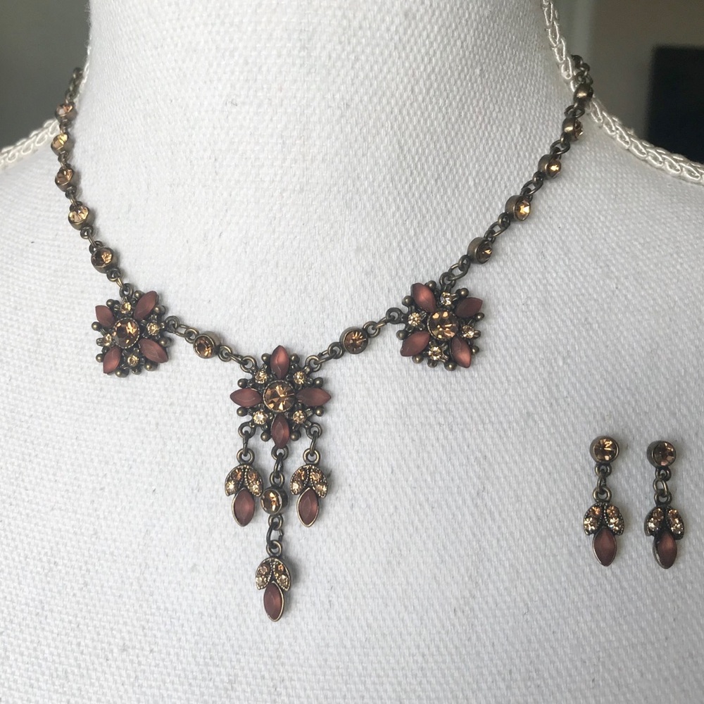 Victorian Rhinestones Necklace & Earrings Set